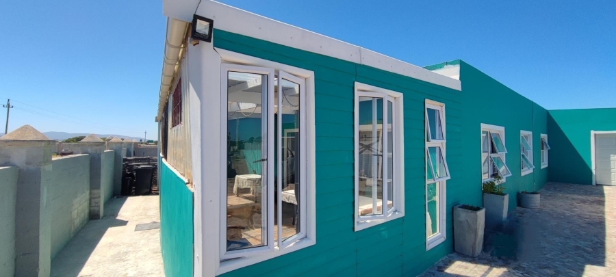 5 Bedroom Property for Sale in Franskraal Western Cape